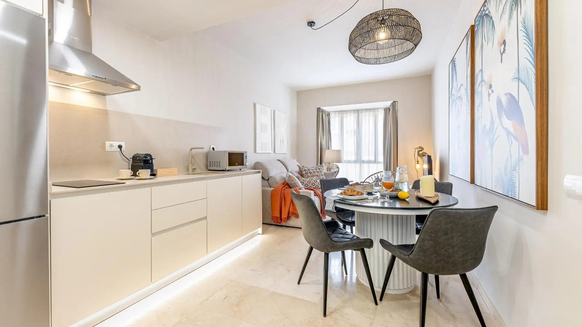 Vivendos - Ma16 - Capuchinos Parking Apartment Malaga